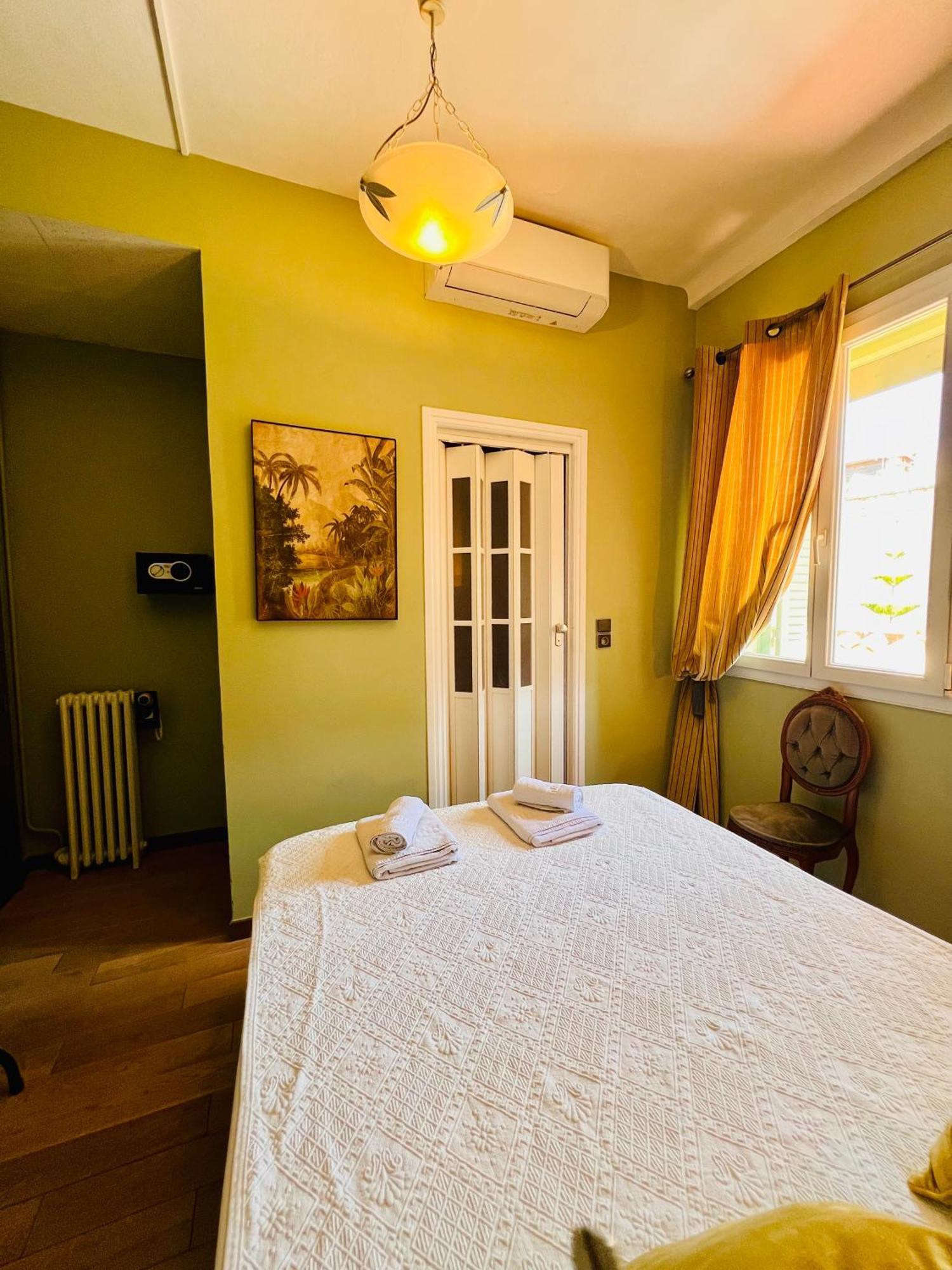 Hotel Le Ponteil Антіб Екстер'єр фото
