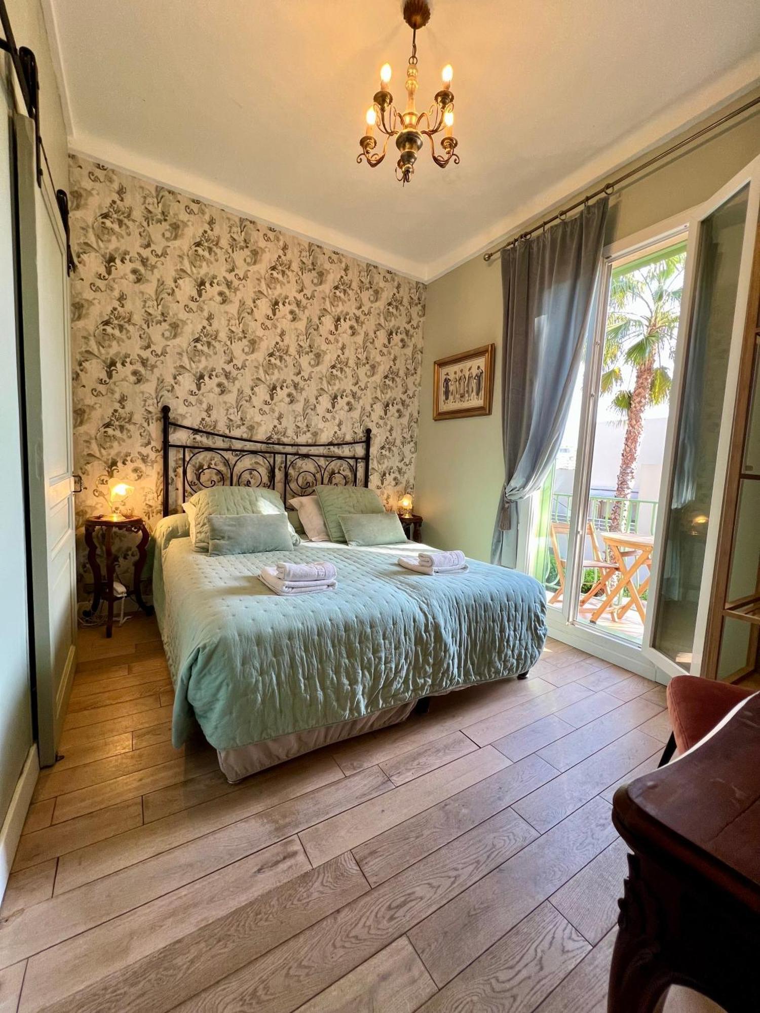 Hotel Le Ponteil Антіб Екстер'єр фото
